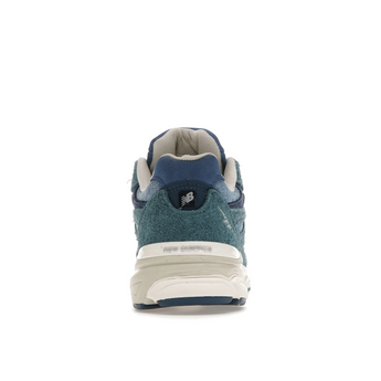 New Balance 990v3 MiUSA Levi's Denim