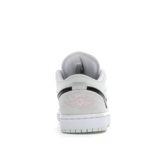 Air Jordan 1 Low SE Barely Green - Sneakerzone
