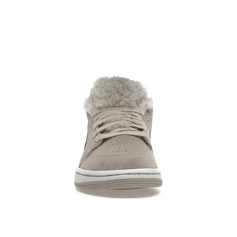 Air Jordan 1 Low SE Sherpa Fleece - Sneakerzone