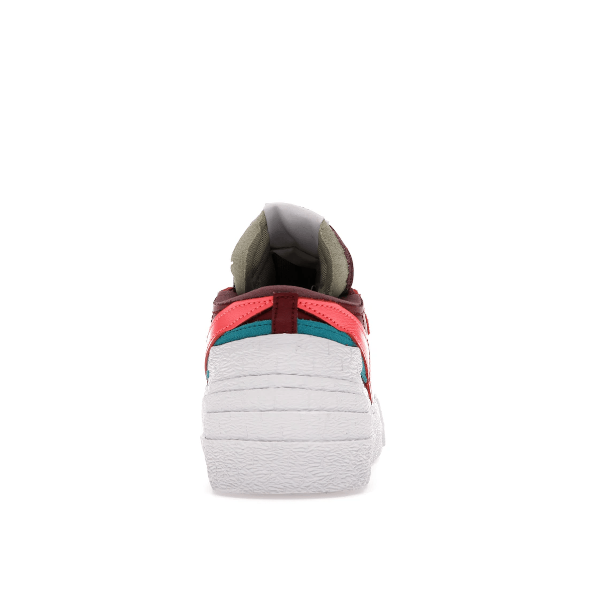 Blazer Low x Sacai x KAWS Team Red - Sneakerzone