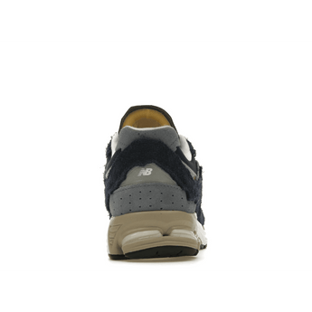 New Balance 2002R Protection Pack Navy Grey - Sneakerzone