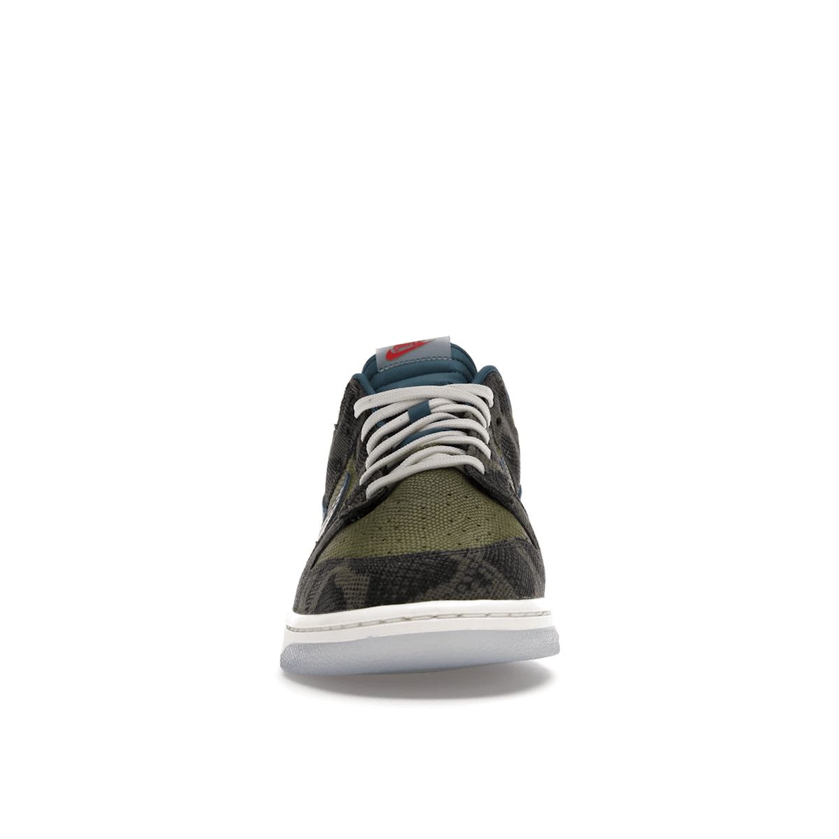 Nike Dunk Low Siempre Familia secondary image