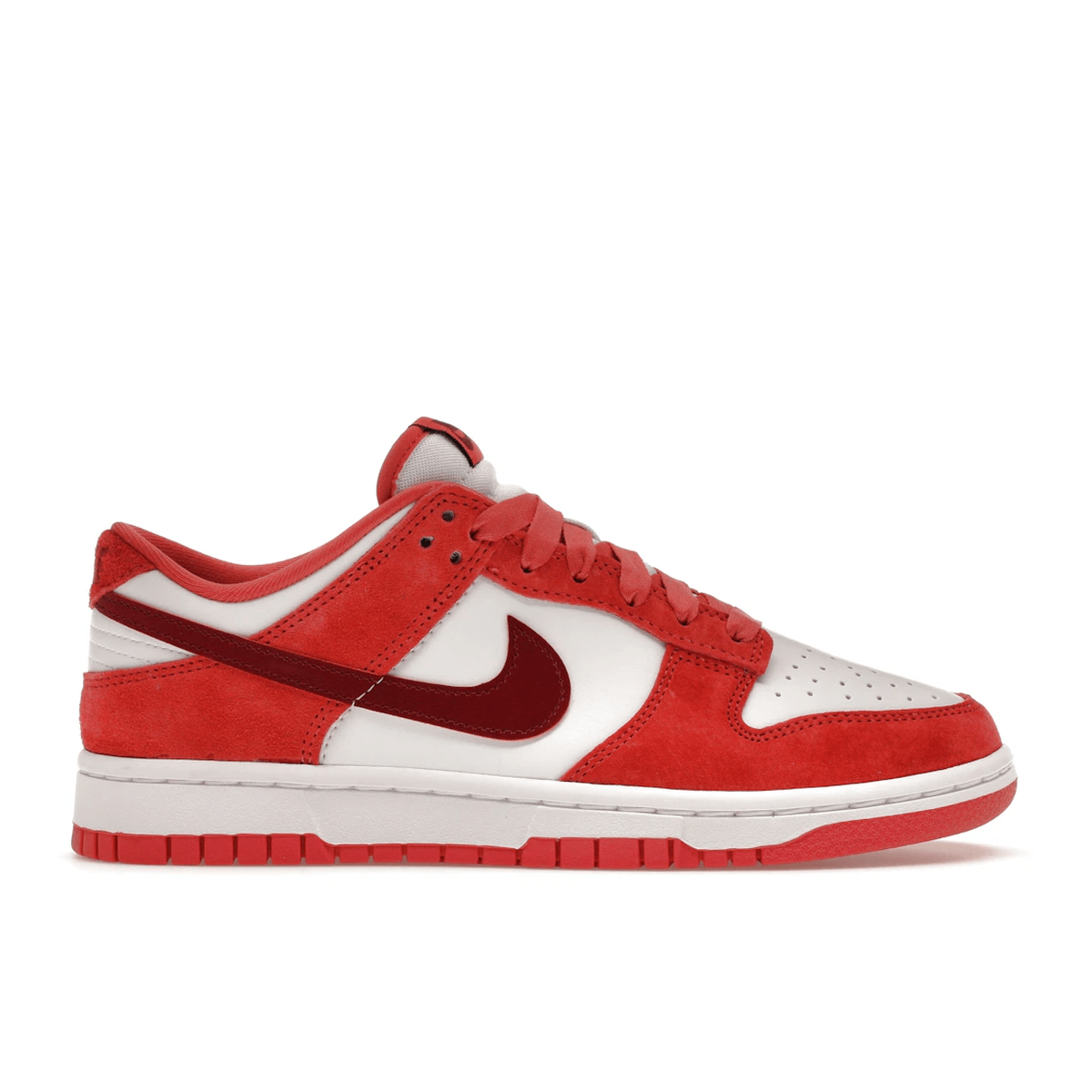 Nike Dunk Low Valentine's Day Red - Sneakerzone
