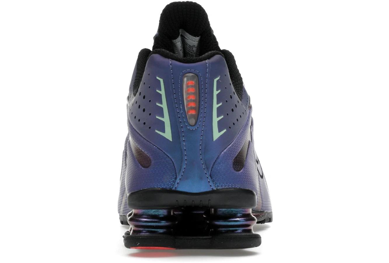 Nike Shox R4 Iridescent - Sneakerzone