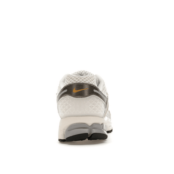 Nike Zoom Vomero 5 Platinum Tint Metallic Gold - Sneakerzone